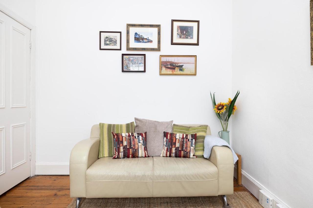 Ferienwohnung Joivy Cosy Flat In The Heart Of EDI Exterior foto